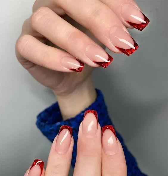  Red Nails